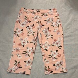 Gloria Vanderbilt Pink Amanda‎ Peach Floral Capris size 16